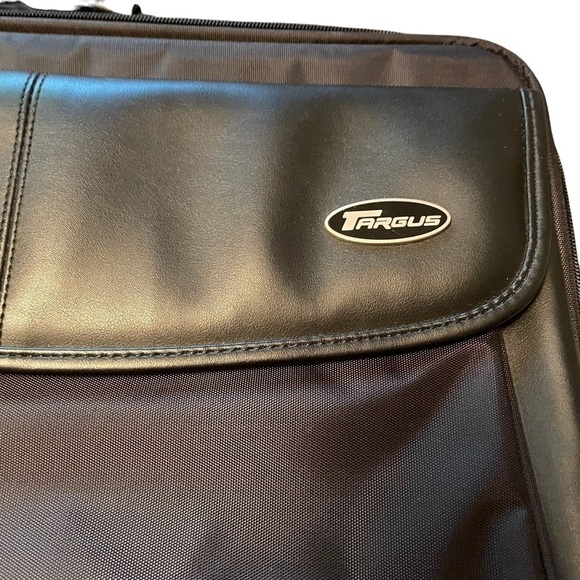 TARGUS Standard Notebook Case - Very good used condition - Shoulder strap - Picture 11 of 12